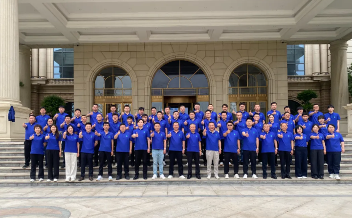本次五一銷售分享會不僅是一次銷售成果的總結(jié)會，更是一場凝聚團隊力量、激發(fā)銷售斗志的動員會.png